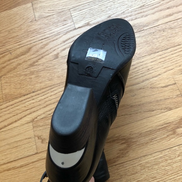 A.S. 98 Black Leather Booties Studded Straps Cut Out Heel Size 39 (US 8.5) - Picture 2 of 6